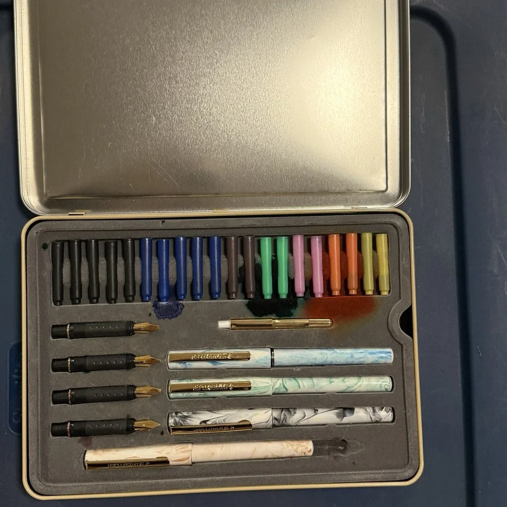 STAEDTLER CALLIGRAPHY SET- INCLUDING METAL STORAGE TIN